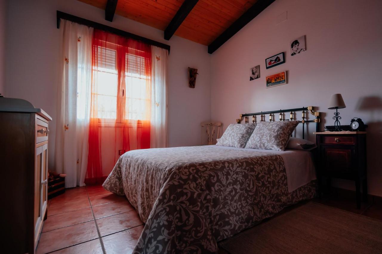 Vivencias Casa Rural Para 10 Personas Camunas Exterior foto